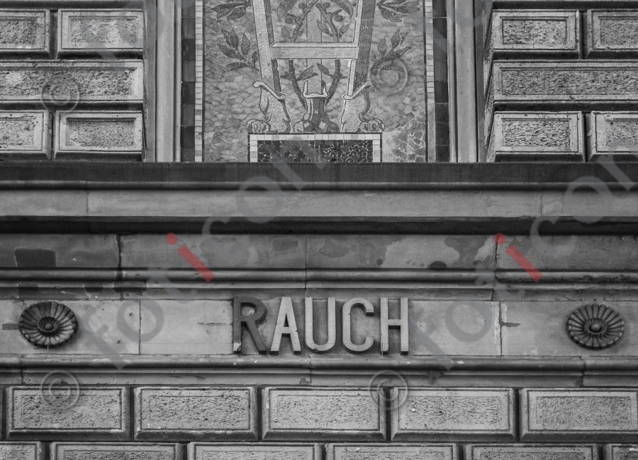 Namensschriftzug "RAUCH" | Name inscription "RAUCH" (foticon-duesseldorf-akademie-123-sw.jpg)